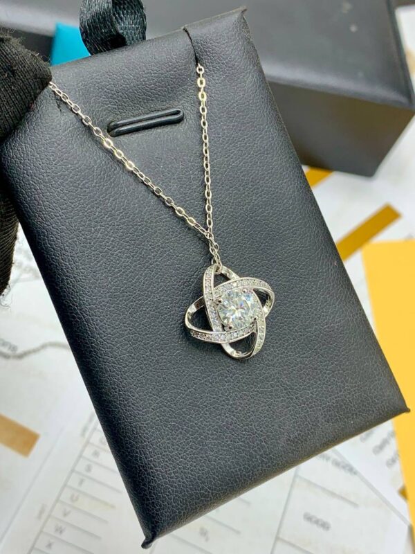 MOISSANITE NECKLACE