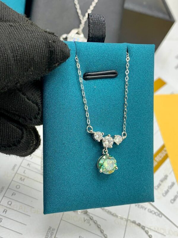 MOISSANITE NECKLACE
