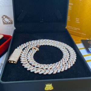 MOISSANITE NECKLACE