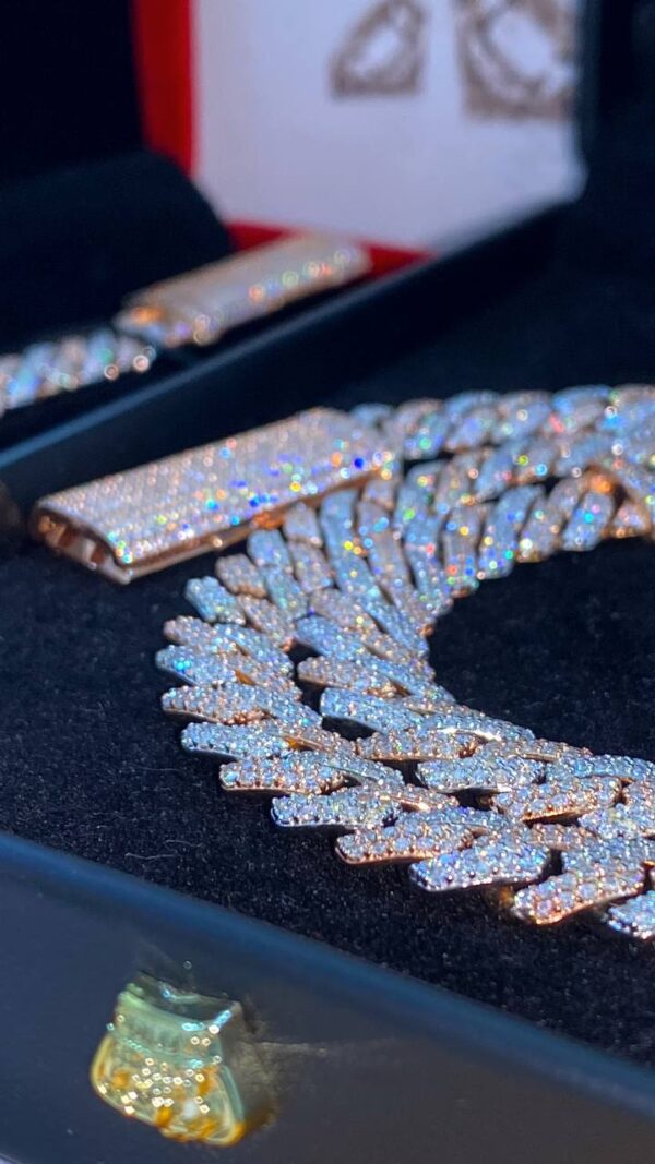 MOISSANITE NECKLACE - Image 3