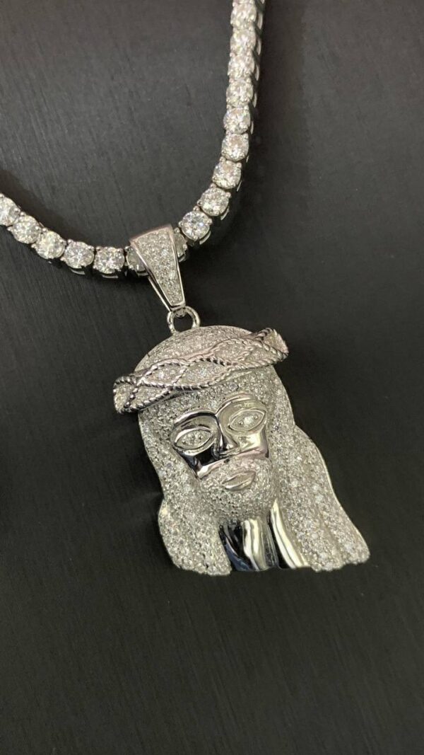 JESUS KING PENDANT