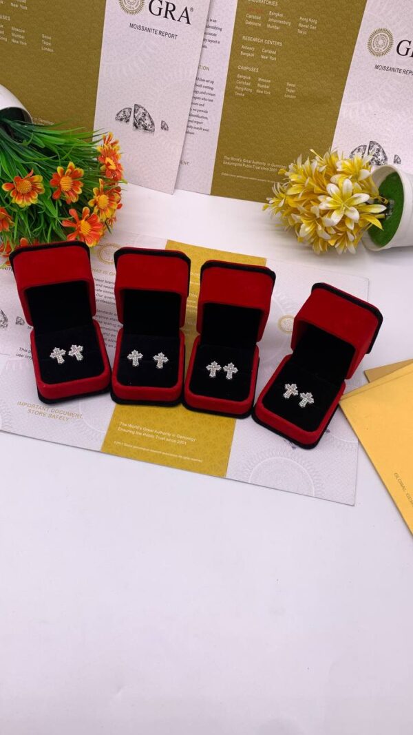 MOISSANITE CROSS EARRINGS - Image 4