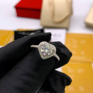 LOVE SHAPE RING