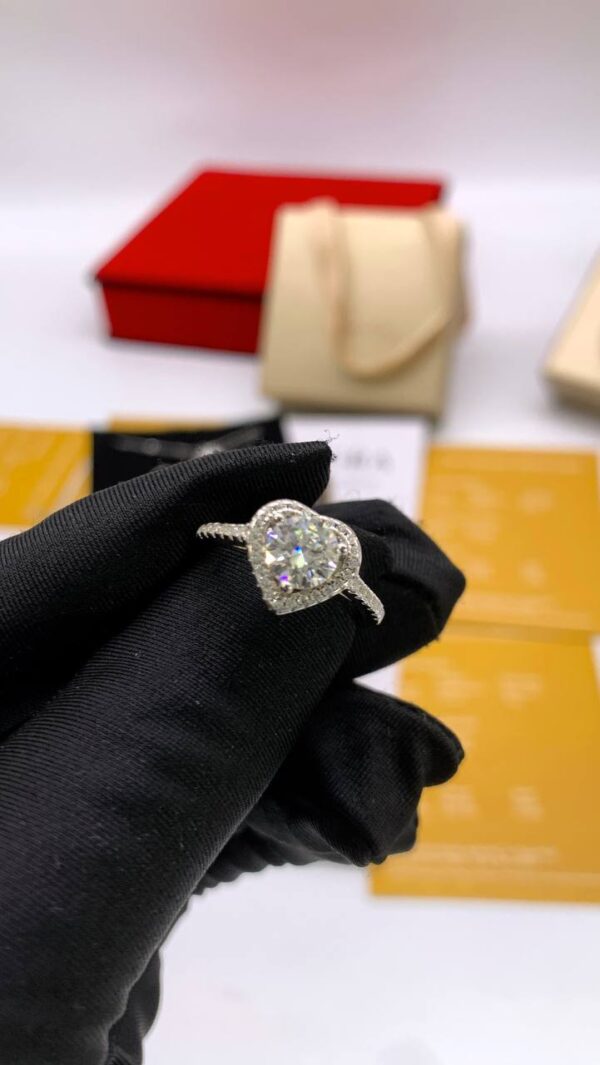 LOVE SHAPE RING