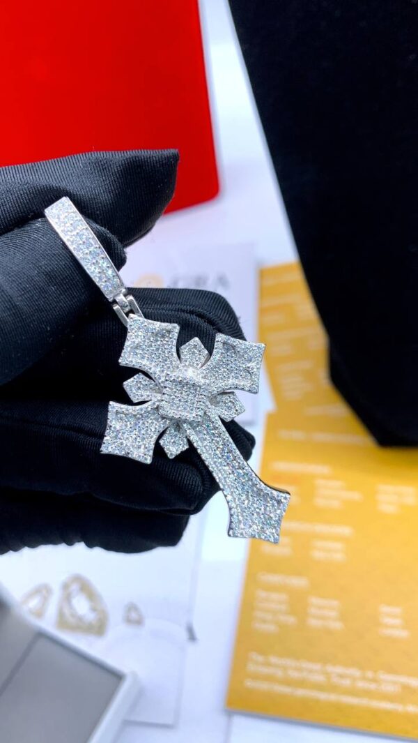 CROSS PENDANT