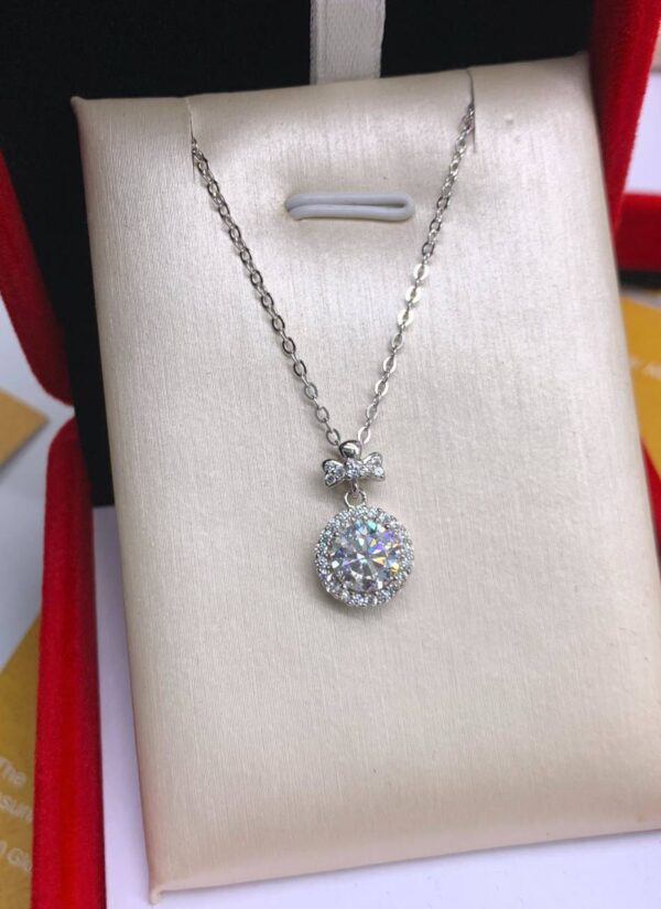 MOISSANITE NECKLACE