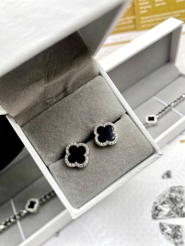 MOISSANITE EARRINGS