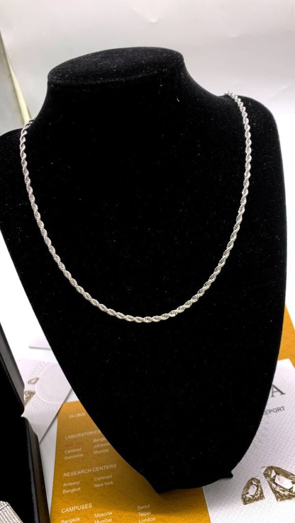 SILVER NECKCHAIN