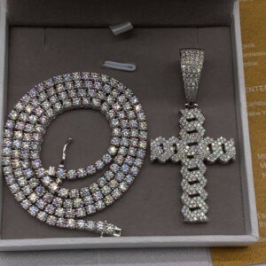 MOISSANITE NECKLACE