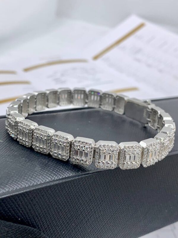 BEGUETTE CUT BRACELET