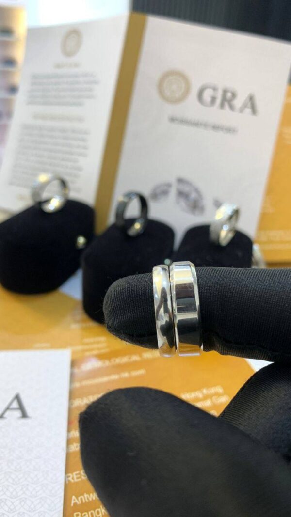 SILVER BAND / RING