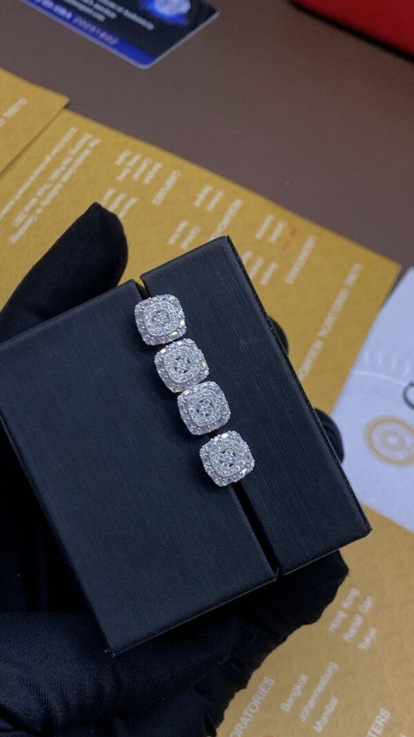 SQUARE SHAPE EARRINGS - Image 3