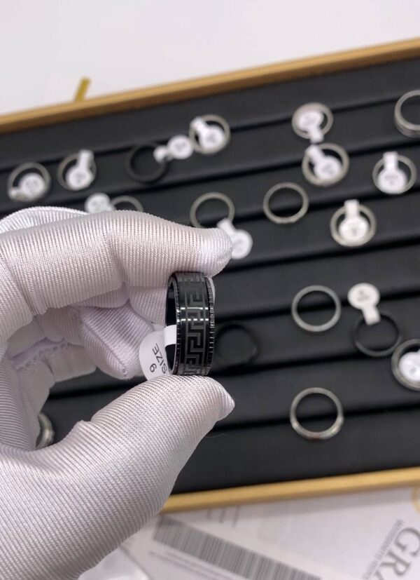 WEDDING BAND/RING