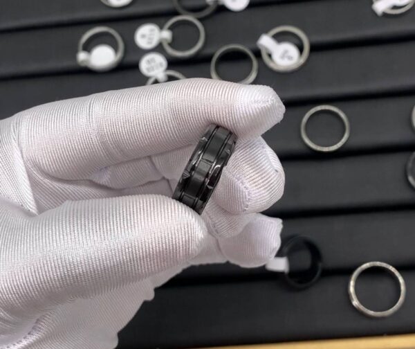 WEDDING BAND/RING