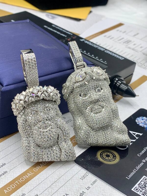 JESUS KING PENDANTS