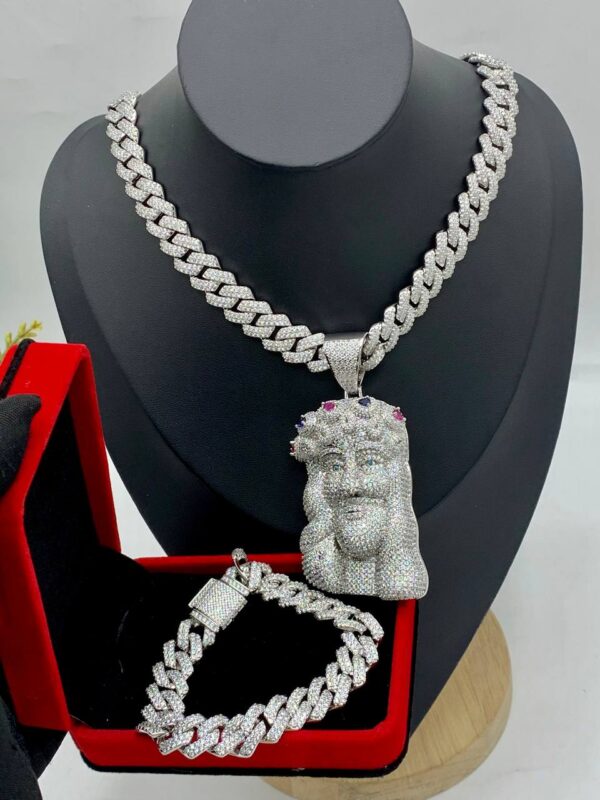 JESUS NECKLACE AND BRACELET SET