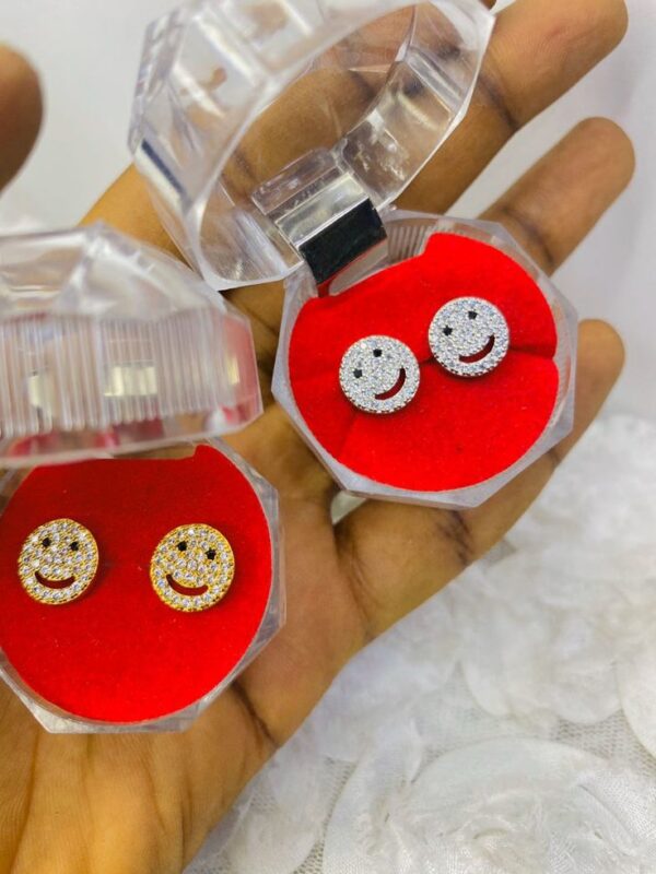 ZIRCONIA SMILEY EARRINGS